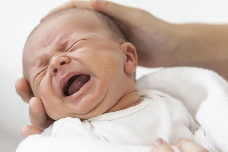علاج الغازات عند الرضيع