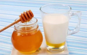 الحليب مع العسل