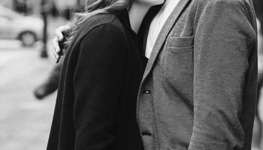 كيفية احتواء المرأة: دليل للتفاهم والدعم العاطفي لبناء علاقات صحية